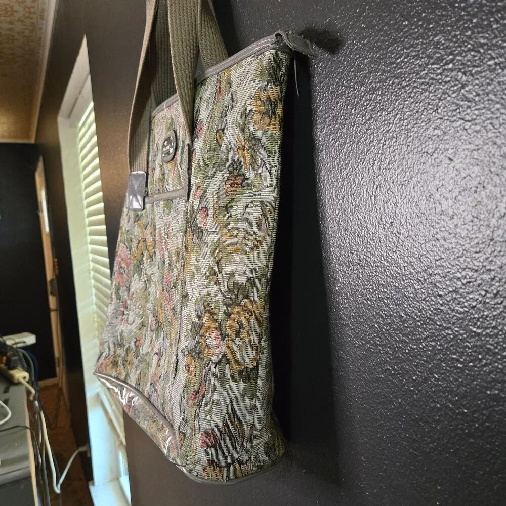 Vintage Jordache‎ Multicolor Floral Tapestry Tote Bag With Sturdy Beige Handles